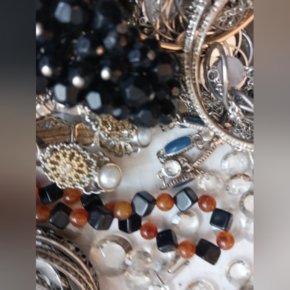 3+ lbs Lot Costume Jewelry VTG  Modern Junk Art Craft Wear Resell *LOOK* - Picture 3 of 11